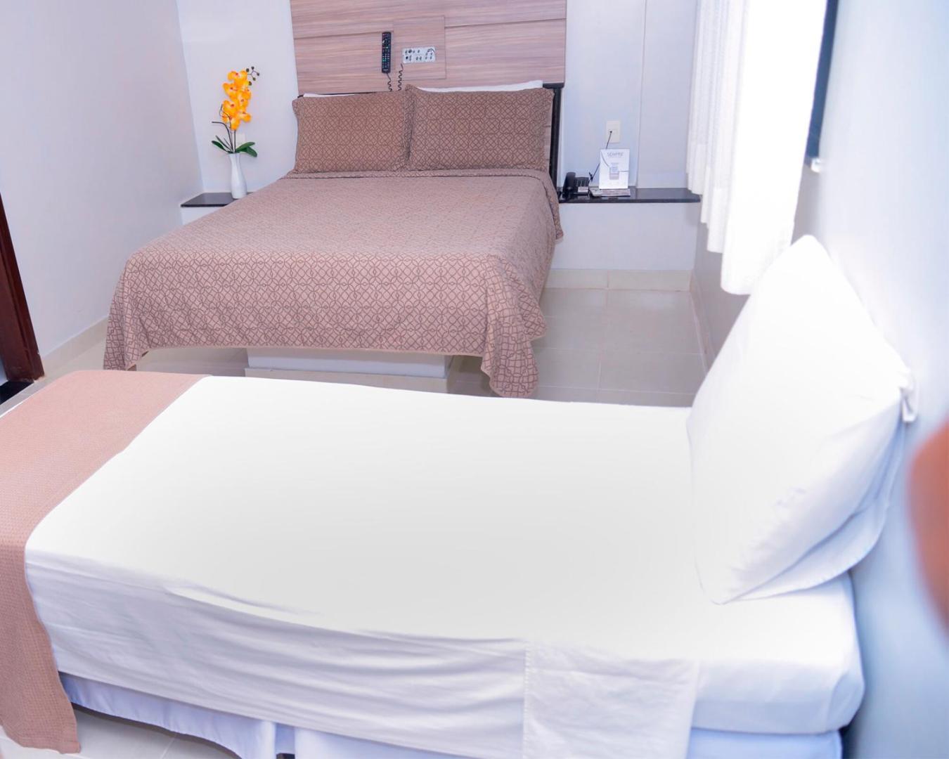 Hotel Sempre Executive ซัลวาดอร์ ภายนอก รูปภาพ